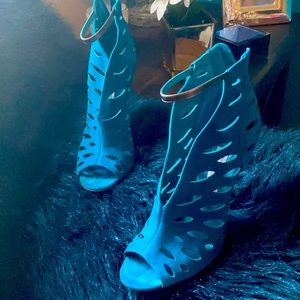 Jimmy Choo beautiful open toe turquoise heels.